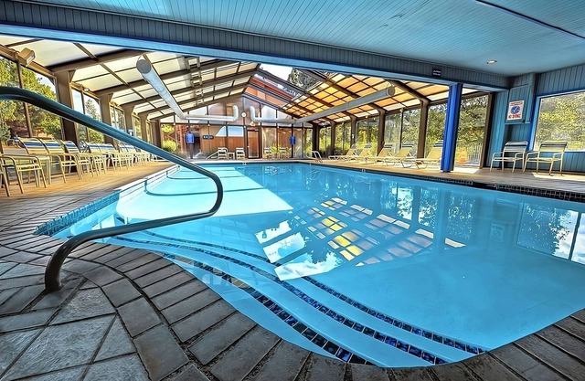 Your Home Away From Home! Pool, Pet-Friendly, Free Parking, On-Site Restaurant