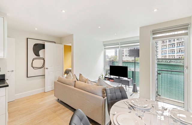 Your London Home: 1BR Flat with Modern Amenities