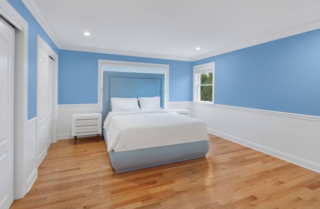 YOUR LUXURIOUS AND SPACIOUS HAMPTONS DREAM HOUSE WAITING FOR YOU!