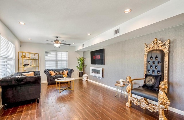 Your Luxury 2 Bed Escape*Medical Ctr*Mid/Downtown