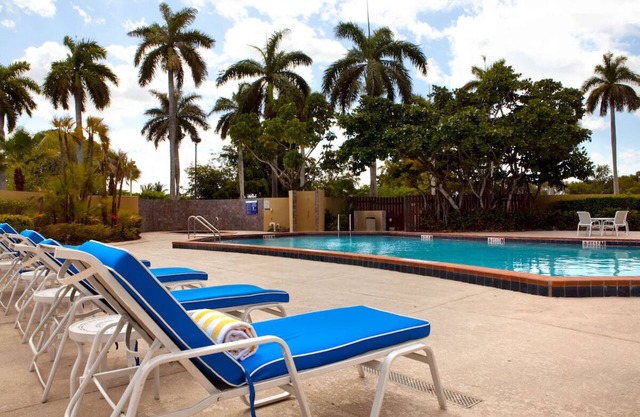 Your Miami Adventure Starts Now! Short Drive to Art Deco Historic District