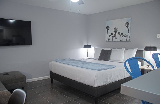 Your Montrose Studios! Sleeps 32/16BR/16BA/16PAn