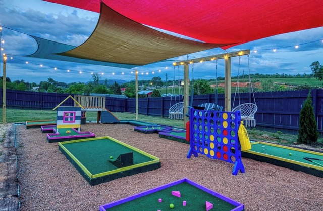 🌈Your Own Mini-GOLF☀️Private HOT TUB✔️No steep Rds✔️Pets