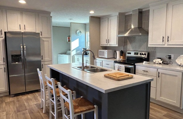 Your Toledo Bend Lakefront Home – Neighborhood Boat Launch Just Next Door