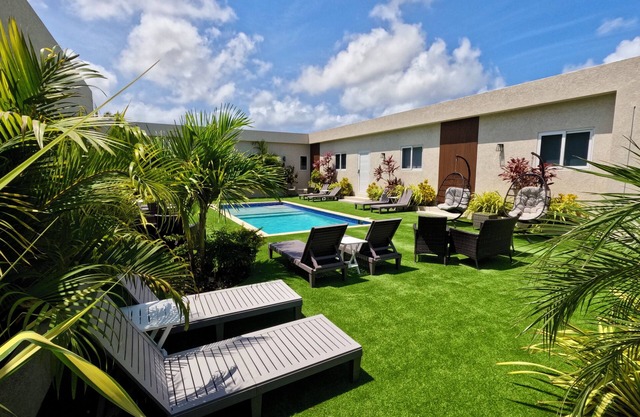 Your Tropical Home, Pool, Jacuzzi, Terrace and Garden. Enjoy and Relax