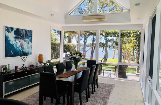 Your waterfront home away from home (Pet Friendly)