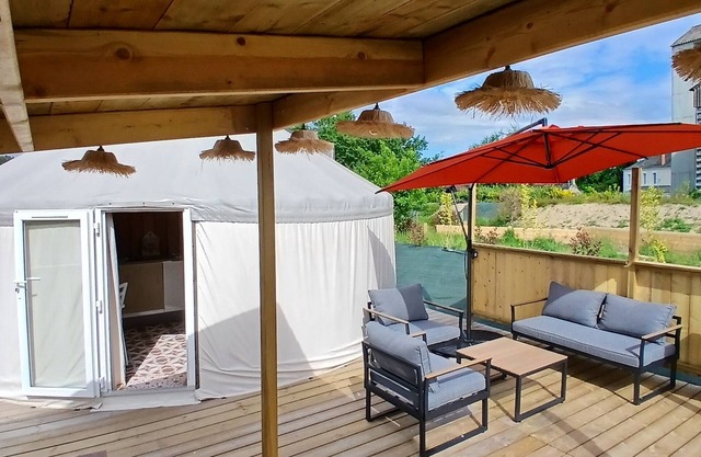Yurt-Terracotta -Comfort-Ensuite with Bath-No view