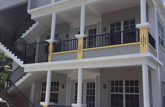 Yvonna House, Luxury Apartment