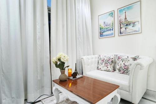 Z&T World Homes - Blush of Paris