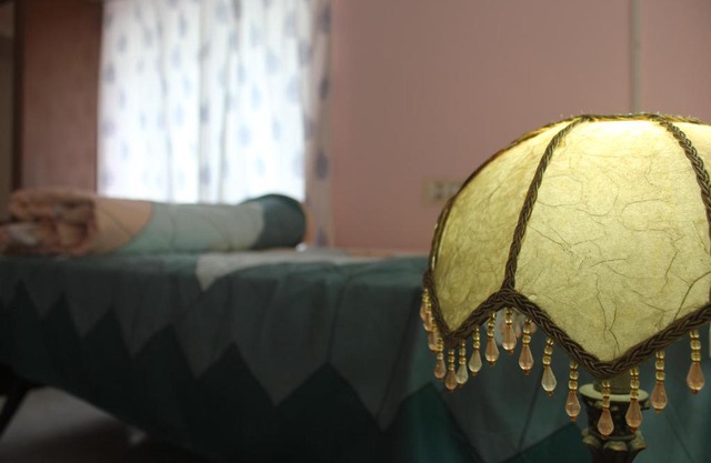 Zaatvm: Spacious room with private balcony at Sasthamangalam - only for families and solo women travellers