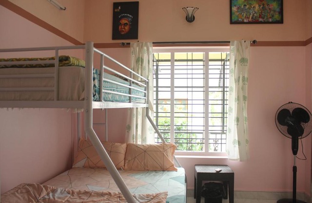 Zaatvm: Youthful room in a 3-room home, Sasthamangalam - only for families and solo women travellers