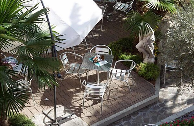 Zara Rooms & Suites