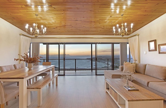 Zaria Sun Penthouse - One Bedroom Apartment, Sleeps 2