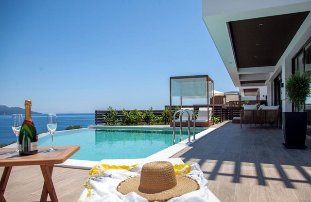 Zavia Villas-Villa Tria with Private Pool and Sea Access