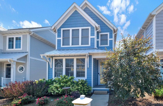 Zuzu's Petals 3 bed 4 bath