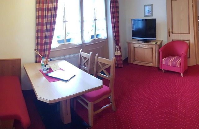 Zwei-Raum-Ferienwohnung, 40 m² mit separatem Schlafzimmer und Balkon/Terrasse