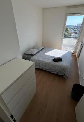 Villemomble Apartment | Élégance Parisienne