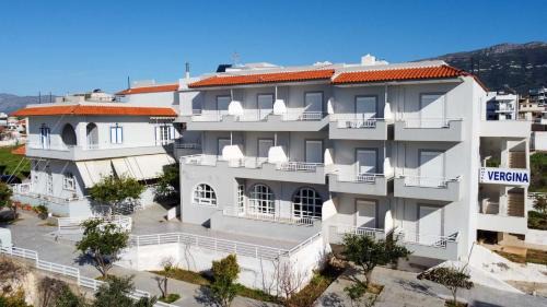 Neapoli Hotel | Ξενοδοχείο Βεργίνα