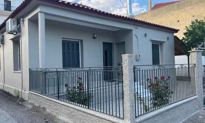 Nafpaktos House | Όμορφη μονοκατοικία με 2 υπνοδωμάτια και τζάκι