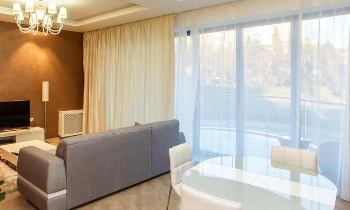 Bytkha Apartment | Апартаменты в Королевском парке