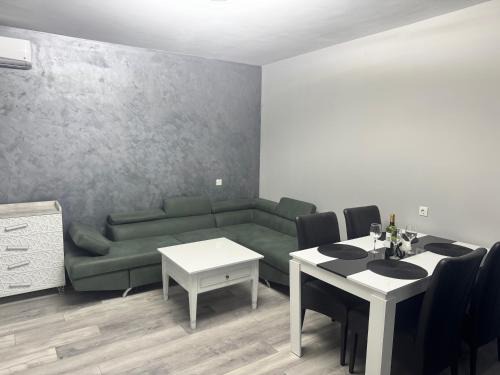 Tsarevo Apartment | Апартамент Велкови