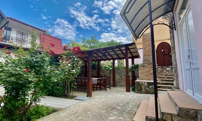 Gelendzhik House | Гостевой дом и номера на Полевой