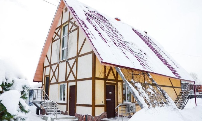 Glazov House | Гостевой дом Кристалл