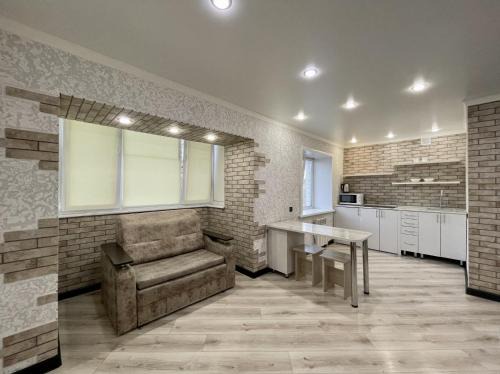 Petropavlovsk Apartment | Квартира бизнес-класса с белым постельным кафе Маринад (Назарбаева/Интернaциональная)