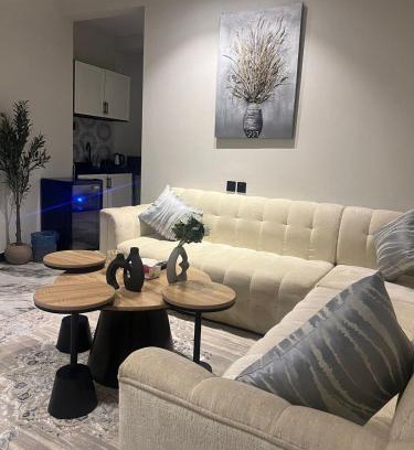 Al Izdihar Apartment | شقة الراحه غرفة وصالة في وسط الرياض بموقع هادئ ومميز