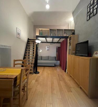 Sorbonne Apartment | 巴黎圣母院单间公寓