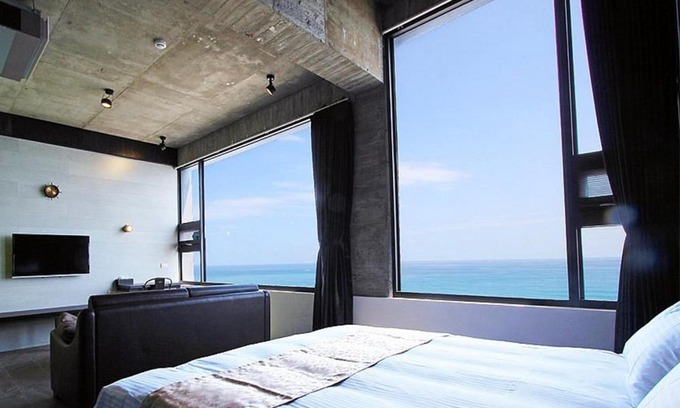 Hualien Bed & Breakfast | 窗外的海 - 海洋公園旁