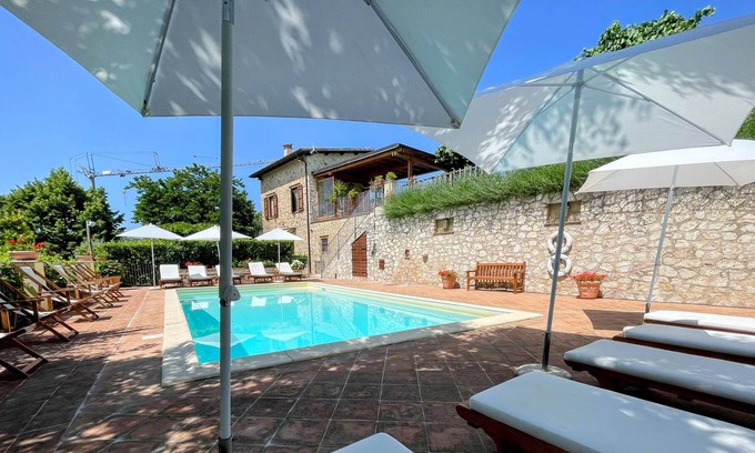 Spoleto Villa | 02 Spoleto Splash - Amazing private pool and grounds
