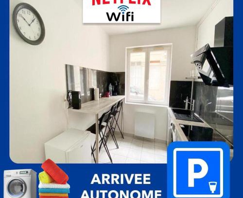Cret de Roc Apartment | 023 CHIC & COSY F1 23m2 HYPERCENTRE WIFI SMART TV NETFLIX