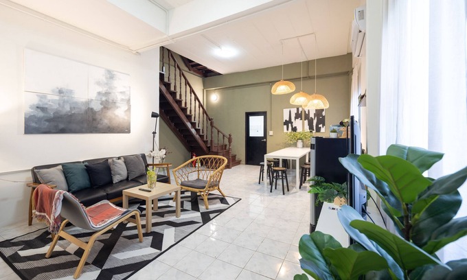 Chom Phon House | 03.Baan Bai Bua >MRT JJ market BigC DMK Airport