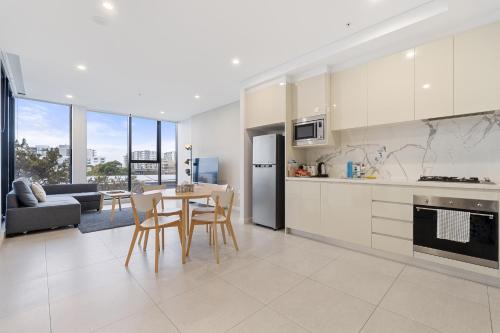 Mascot Apartment | 04M New 1BR apartment near Airport and City with Free visitor parking