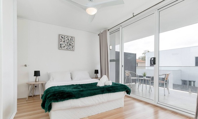 Belmont Apartment | 06 Great Value Apartment close to Perth City & Airport