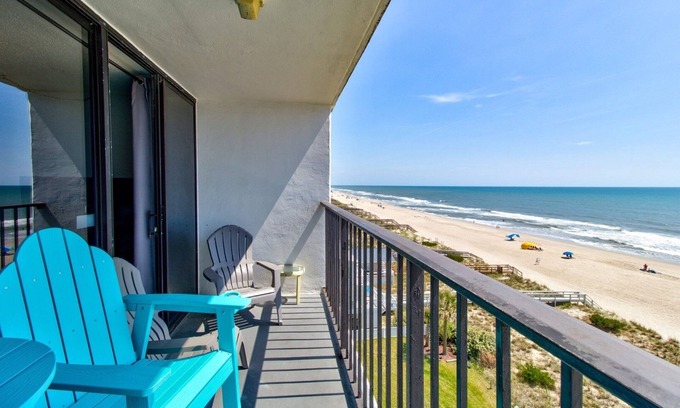 Wilmington Beach Condo | 0706 Dolphin's Den 1 Bedroom Home