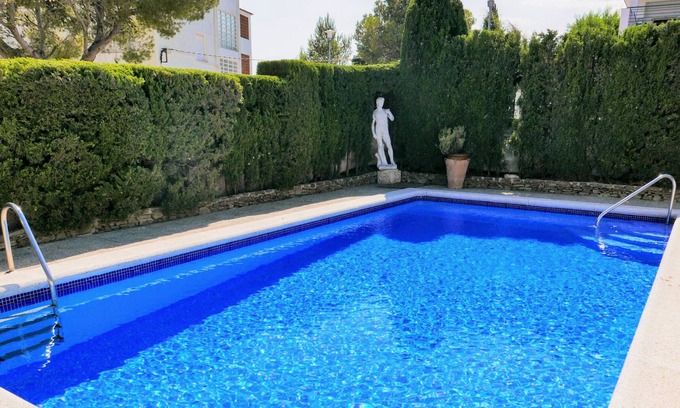 Llanca Villa | 098 Villa to rent with a private garden and pool quiet area