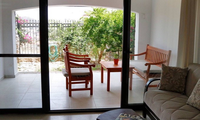 Datca City Center Apartment | 1+1 Bahçeli, deniz ve şehir manzaralı daire