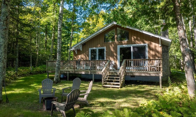 Sturgeon Bay Cottage | 1+ Acre/200 Feet of Lk Michigan Shoreline! -August 16-30 Still Avail!