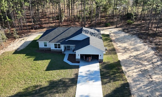 Ocala House | 1 Acre Rolling Hills Home