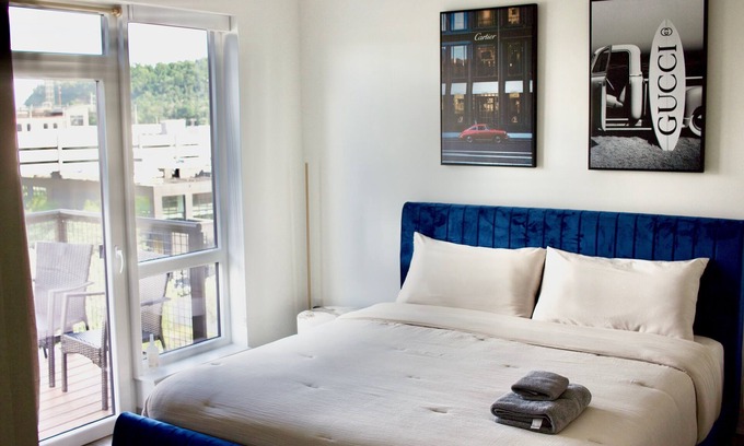 South Side Flats Apartment | 1 bd/1 ba with balcony, minutes to downtown Pitt, amenities included