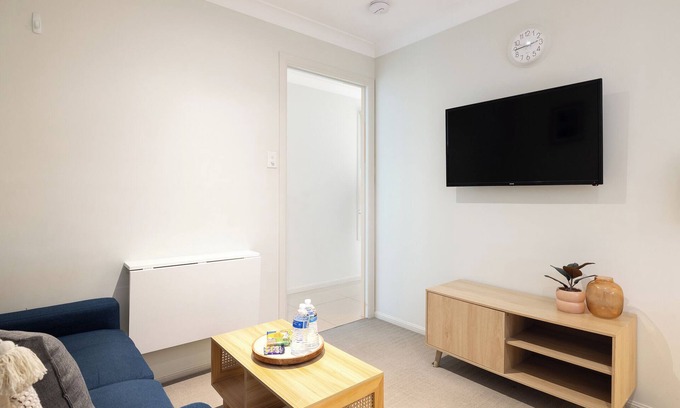 Sunnybank Apartment | 1 Bdr Apt! Train! Parking! Restaurants! 5144D1