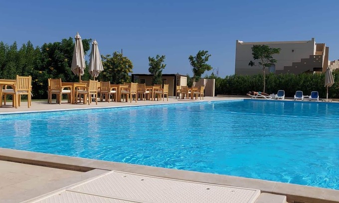 Makadi Bay Apartment | 1 Bed Apartment with Pool, Garden, HotTub & PetsOk