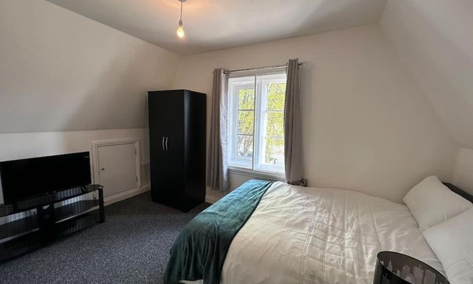 Newark Apartment | 1 Bed Central Newark Flat 2nd Floor