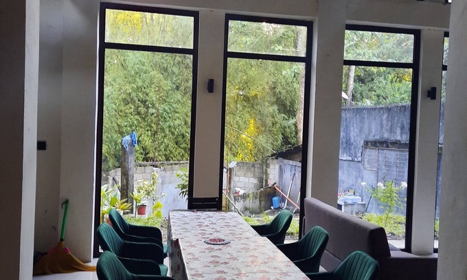 Zamboanga House | 1 Bed House - Sleeps 2 - Pets - Parking - Wifi