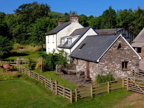 Llanfihangel Tal-y-llyn House | 1 bed in Cantref BN264