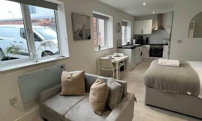 Hereford Apartment | 1 bed studio flat in Hereford