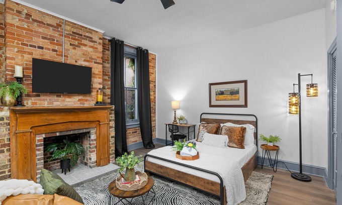Downtown Apartment | 1 bedroom, 1 bathroom studio apartment in Downtown Augusta