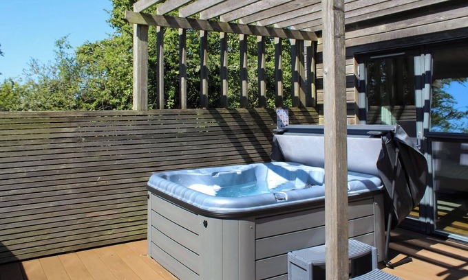 Carnon Downs Ski Chalet | 1 bedroom accommodation in Carnon Downs